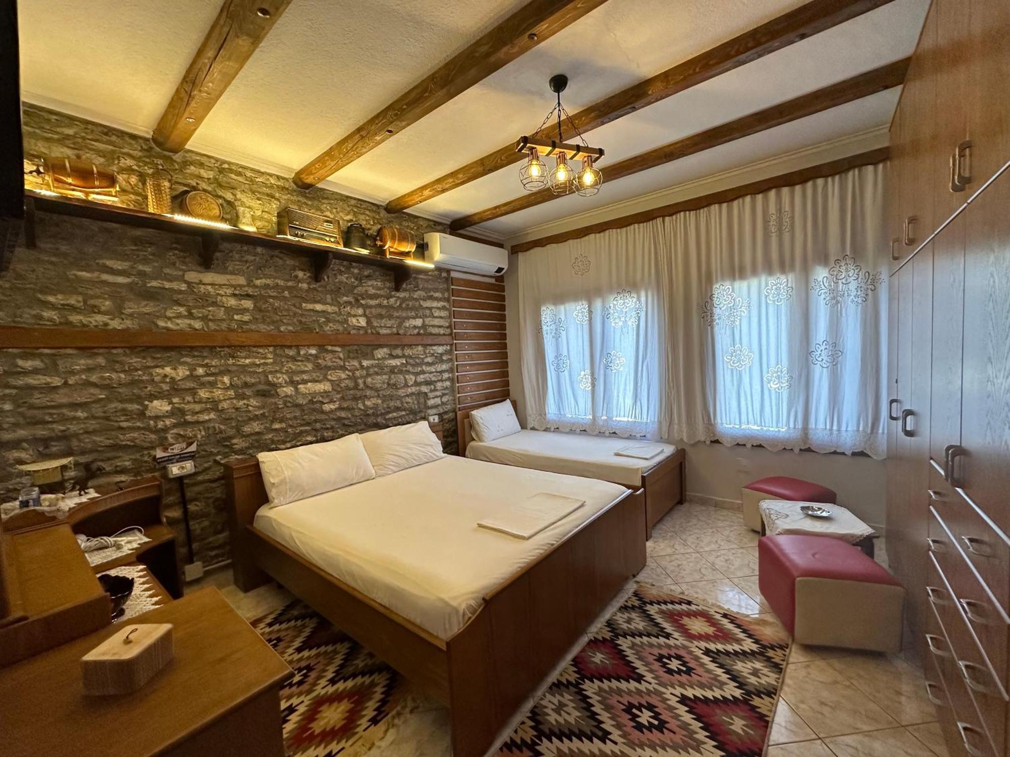 Hotel Ahmetaj 3*