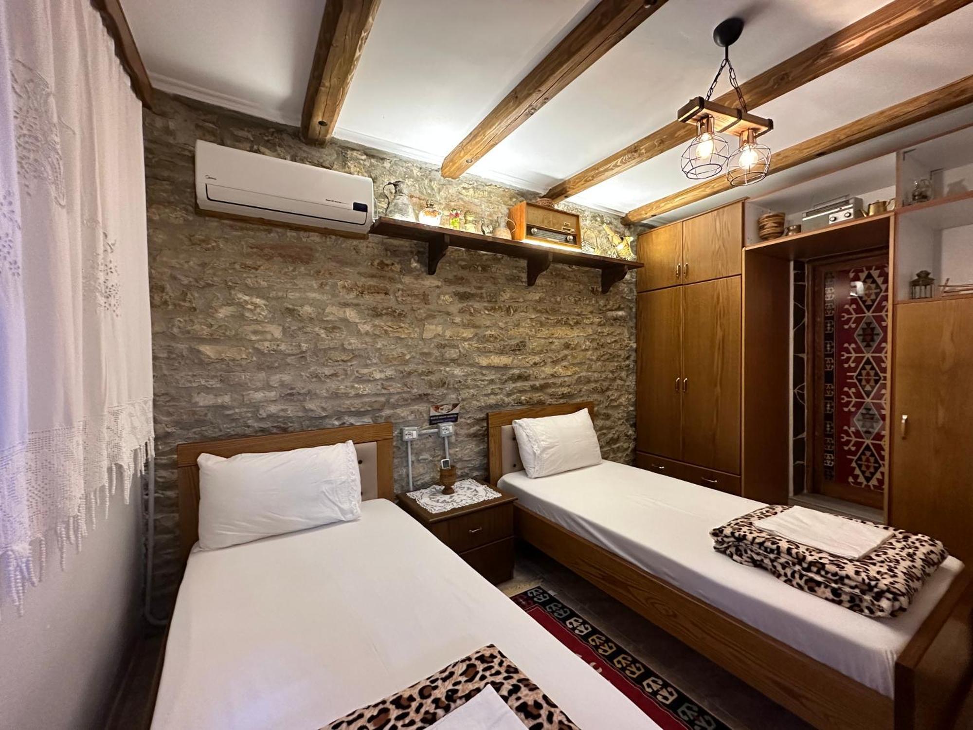 Ahmetaj 3* Gjirokastër