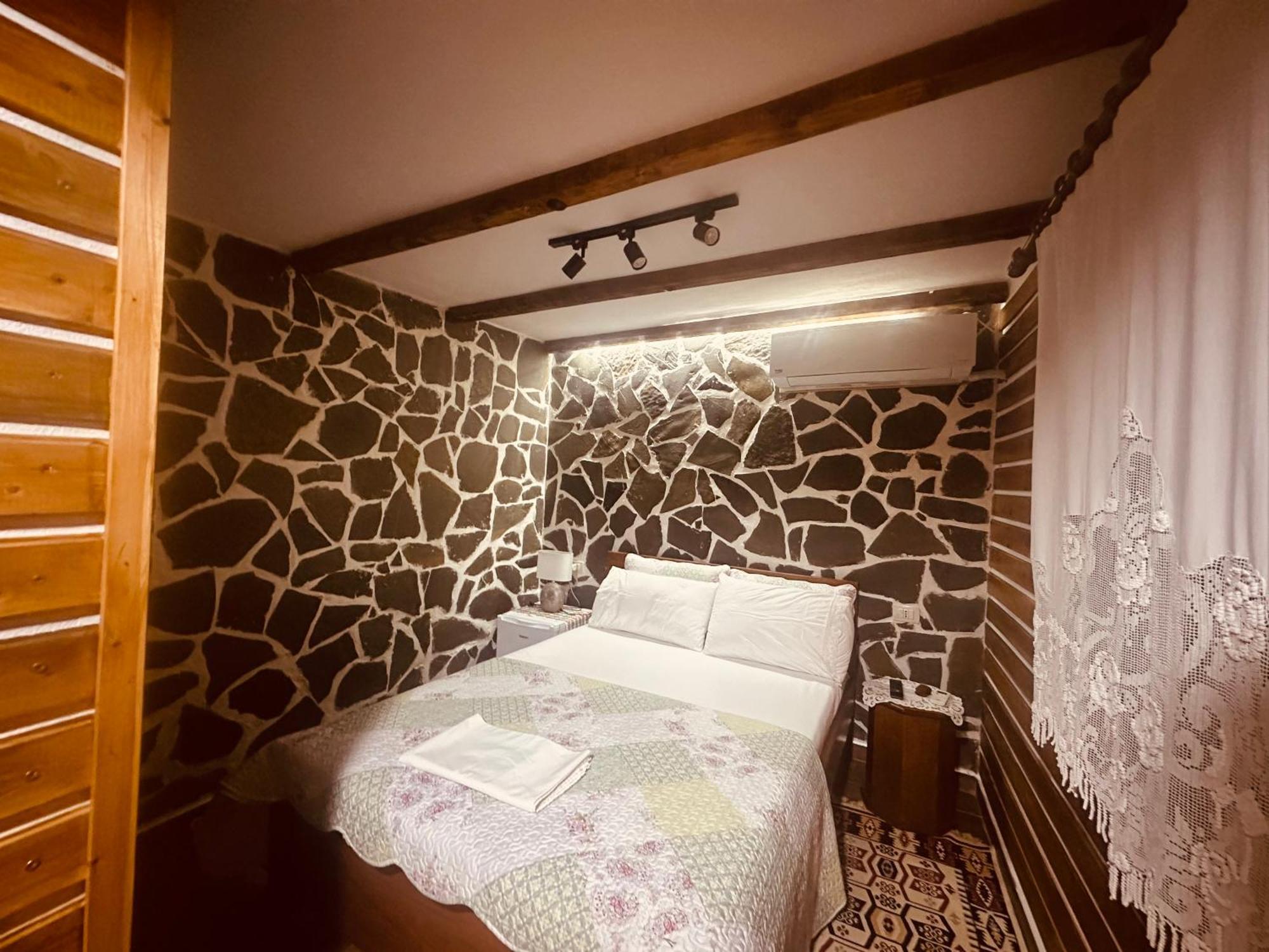 Hotel Ahmetaj 3*